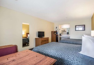 Econo Lodge Inn & Suites Lodi
