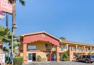 Econo Lodge Inn & Suites Lodi - Wine Country Area