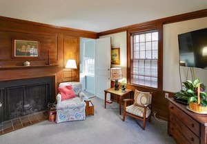 Edgartown Waterfront. Private Dock. partial AC, 6 bedrooms, 3 baths, 2 half