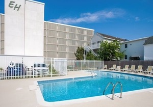 Edgewater House - Ocean Front Units With Spectacular Views!