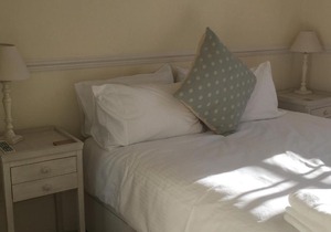 Elegant 1 bed flat in Clifton Down with parking