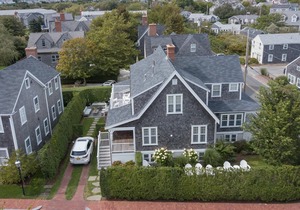 Elegant and Family Friendly Brant Point 5 Bedroom
