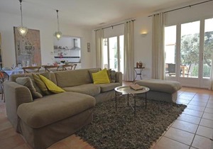 Elegant Villa in Escales