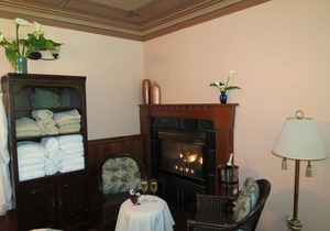 Elk Cove Inn & Spa Jacuzzi Pet Friendly sleeps4 Champaign B fast Ocean View