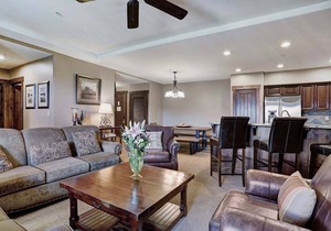 Enjoy Crystal Peak Lodge 7304: Resort Amenities and great views!