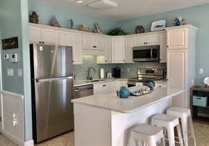 Enjoy the Beach & Sound in a Gorgeous 3 Bed Ocean Club Updated Condo & 2 Pools