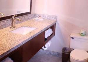 Enjoy Your Own Private Cabin! Outdoor Pool, FREE Parking and Airport Shuttle!