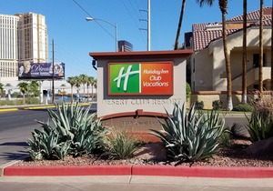 Escape to Luxury at Desert Club Resort - Your Ultimate Desert Oasis Awaits