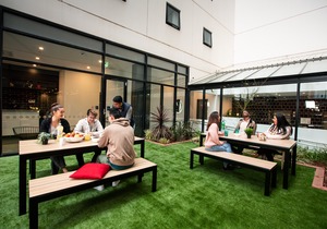 Essence Hotel Carlton