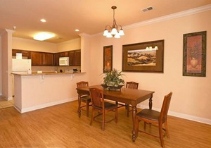 Everything You Need For The Perfect Vacation! Free Parking, Pool, Pet-friendly