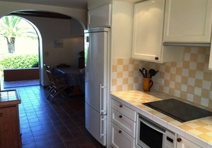 Exceptional location on the port of Porquerolles 20 m from the water .