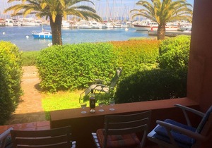Exceptional location on the port of Porquerolles 20 m from the water .