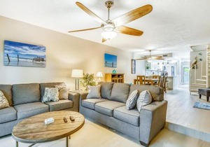 Executive Bay Club Condo M-1
