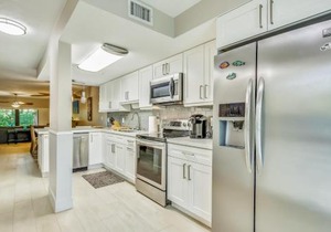 Executive Bay Club Condo M-1