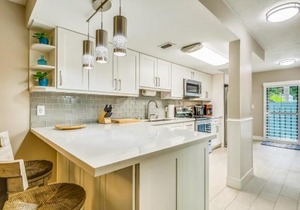 Executive Bay Club Condo M-1