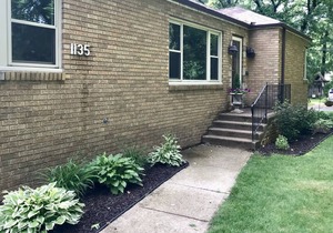 *EXTRA CLEAN*Renovated 2019 + Brand New Furniture! Open Plan & Short Walk to ND!