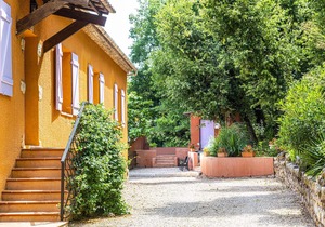 F2 Air-conditioned apartment for 2 to 4 people