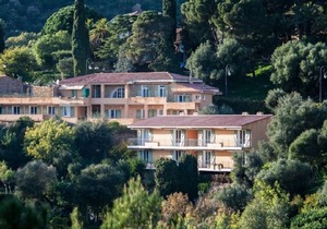 F2 with sea view for 4 persons 19