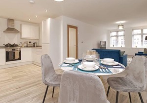 Fabulous 2-Bed Apartment - CBS Arena Nearby!