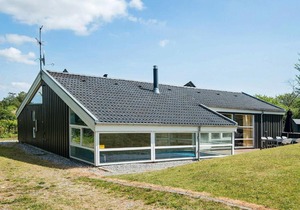 Fabulous Holiday Home in Ebeltoft with Indoor Pool