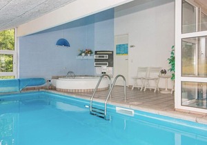 Fabulous Holiday Home in Ebeltoft with Indoor Pool