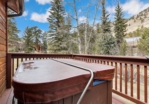 Fall River Retreat Private Hot Tub