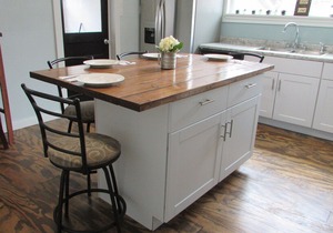 Family friendly 2 BR 2BA cottage near Current river in town of Van Buren MO Wifi