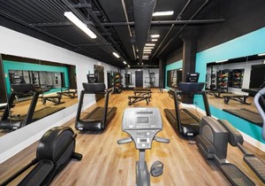 Family Friendly 2BR South Loop Suite with Optional Parking and Gym Access Sleeps up to 8 Near McCormick Place and Soldier Field