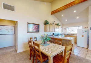 Family-friendly home with mountain view, great locale, seasonal pool & hot tub