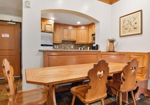 Family Fun Getaway 3BR Villa in Midway at Zermatt Resort