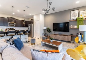 Family Fun! Lazy River, Pool & Disney 15 Min Away