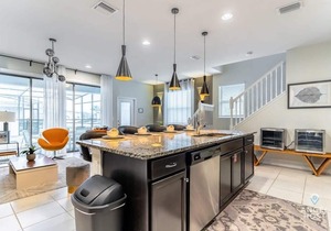 Family Fun! Lazy River, Pool & Disney 15 Min Away