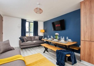 Fantastic 5 Bed House in Manchester w/Parking