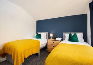 Fantastic 5 Bed House in Manchester w/Parking