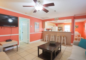 Fantastic Beachfront Resort. Roomy and Comfortable. Take a Stroll along Beach or Lounge at the Pool.