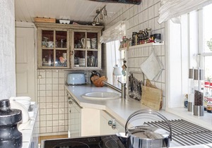 Fantastically inviting vacation home in the cozy listed area near the harbor.