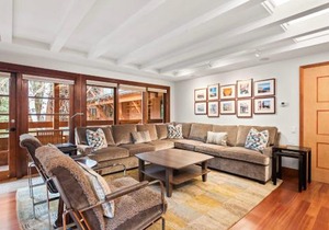 Fasching Haus Unit 10, Condo w/Private Deck, Great Views, 2 Blocks to Downtown Aspen