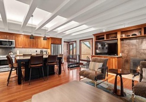 Fasching Haus Unit 10, Condo w/Private Deck, Great Views, 2 Blocks to Downtown Aspen