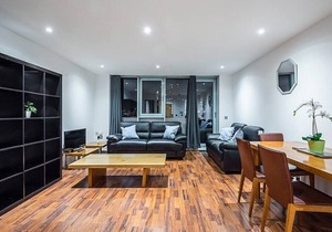 Fascinating 2 Bed Apartment Near Bow Road Station