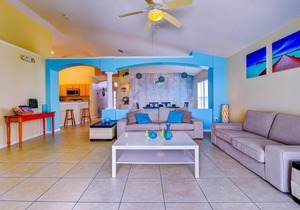 Fascinating Lake View with private pool and game-room, near Disney!