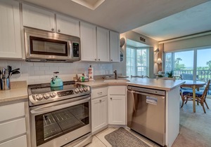 Feel Right at Home! View of the Gulf easy access to Pool and Beach! A3611B