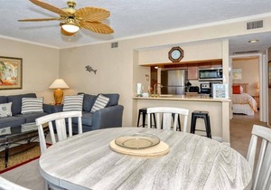 Firethorn 232 - 2 Bedroom Condo with Private Beach with lounge chairs & umbrella provided, 2 Poo.