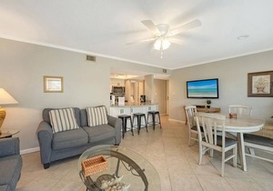 Firethorn 232 - 2 Bedroom Condo with Private Beach with lounge chairs & umbrella provided, 2 Poo.