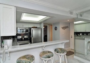 Firethorn 312 - 2 Bedroom Condo with Private Beach with lounge chairs & umbrella provided, 2 Pool.