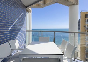 First line/Wifi/Spa/Seaviews/Heated pool/Pets