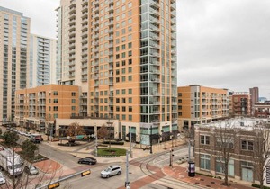 Foodie Paradise @ West Village 1BR Loft + Balcony