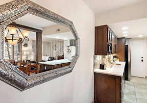 Fort Marcy 88 | Walk to Plaza | Kiva Fireplace | Full Kitchen | Hot Tub | Pool | 2 Levels