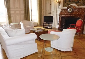 Four-Bedroom Apartment in Ocquerre