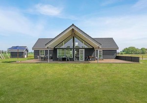 Four-Bedroom Holiday Home In Bagenkop