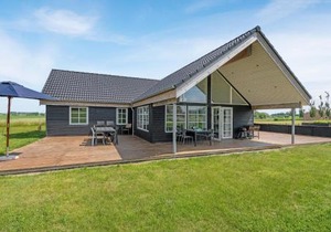 Four-Bedroom Holiday Home In Bagenkop